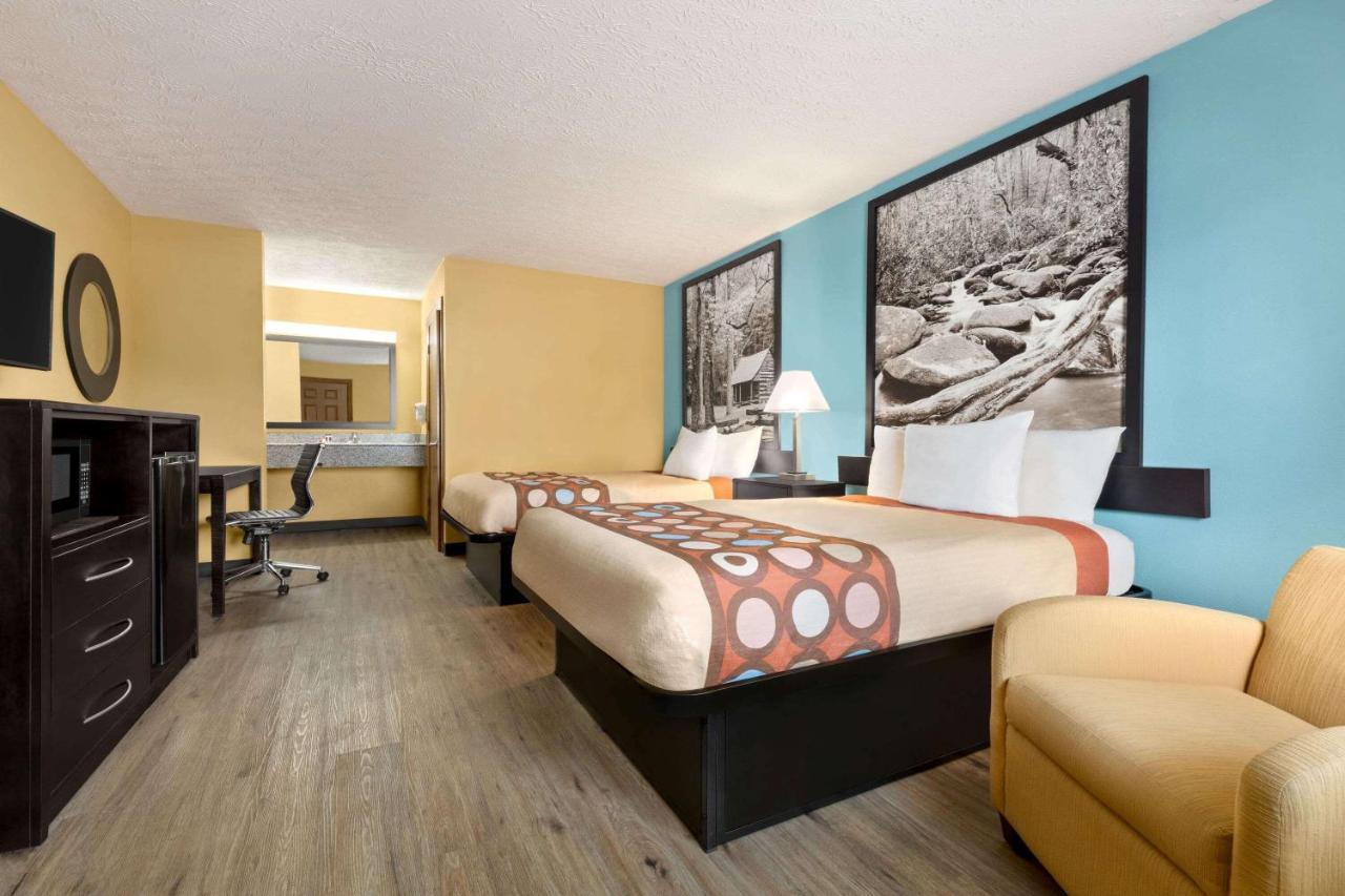 ซูเปอร์ 8 บาย วินด์แฮมไวท์ครีก/ แนชวิลล์ นอร์ทเวสต์ แอเรีย Hotel ภายนอก รูปภาพ