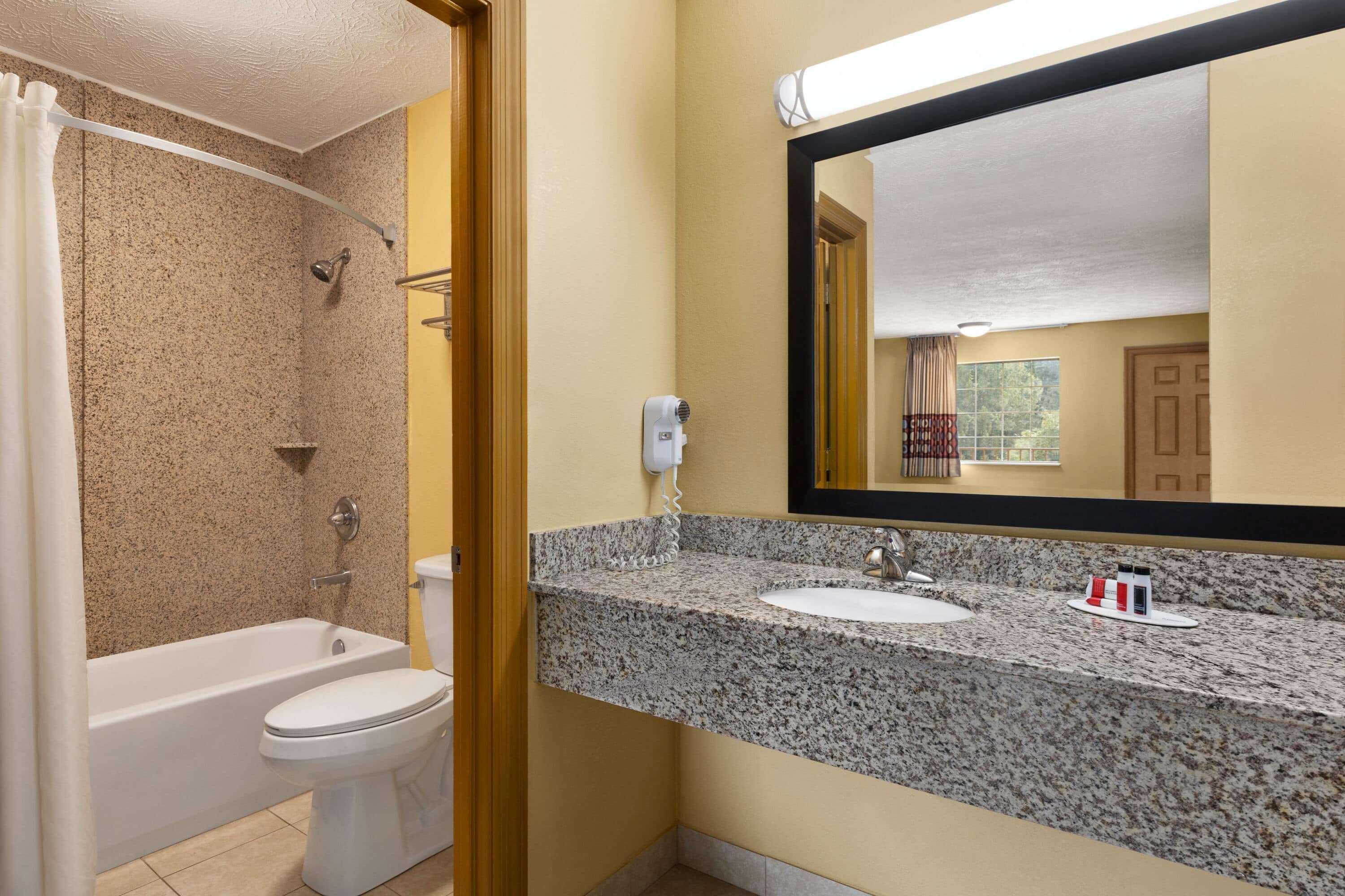 ซูเปอร์ 8 บาย วินด์แฮมไวท์ครีก/ แนชวิลล์ นอร์ทเวสต์ แอเรีย Hotel ภายนอก รูปภาพ